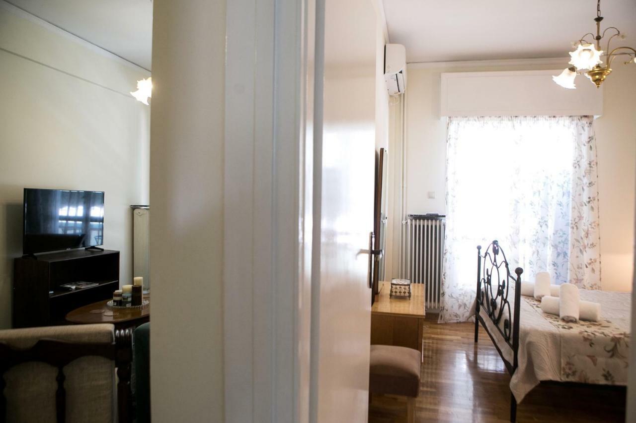 Best House, Larisis Metro, Aten Exteriör bild